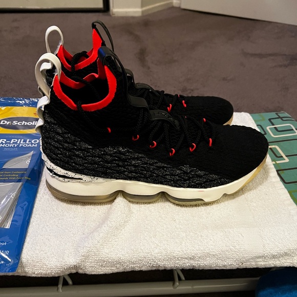 Nike LeBron 15 Black Bright Crimson. Size 12. Preowned - Picture 3 of 8